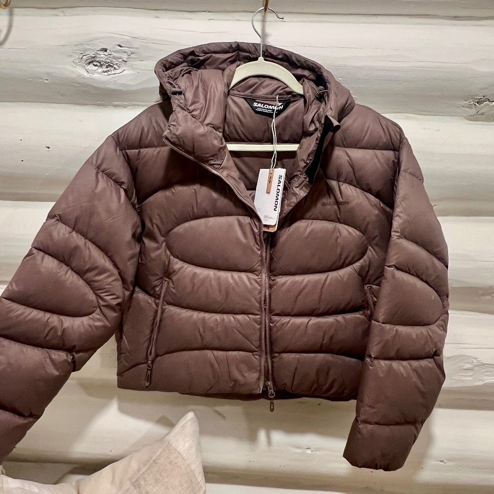 Salomon outline cropped jacket in iron